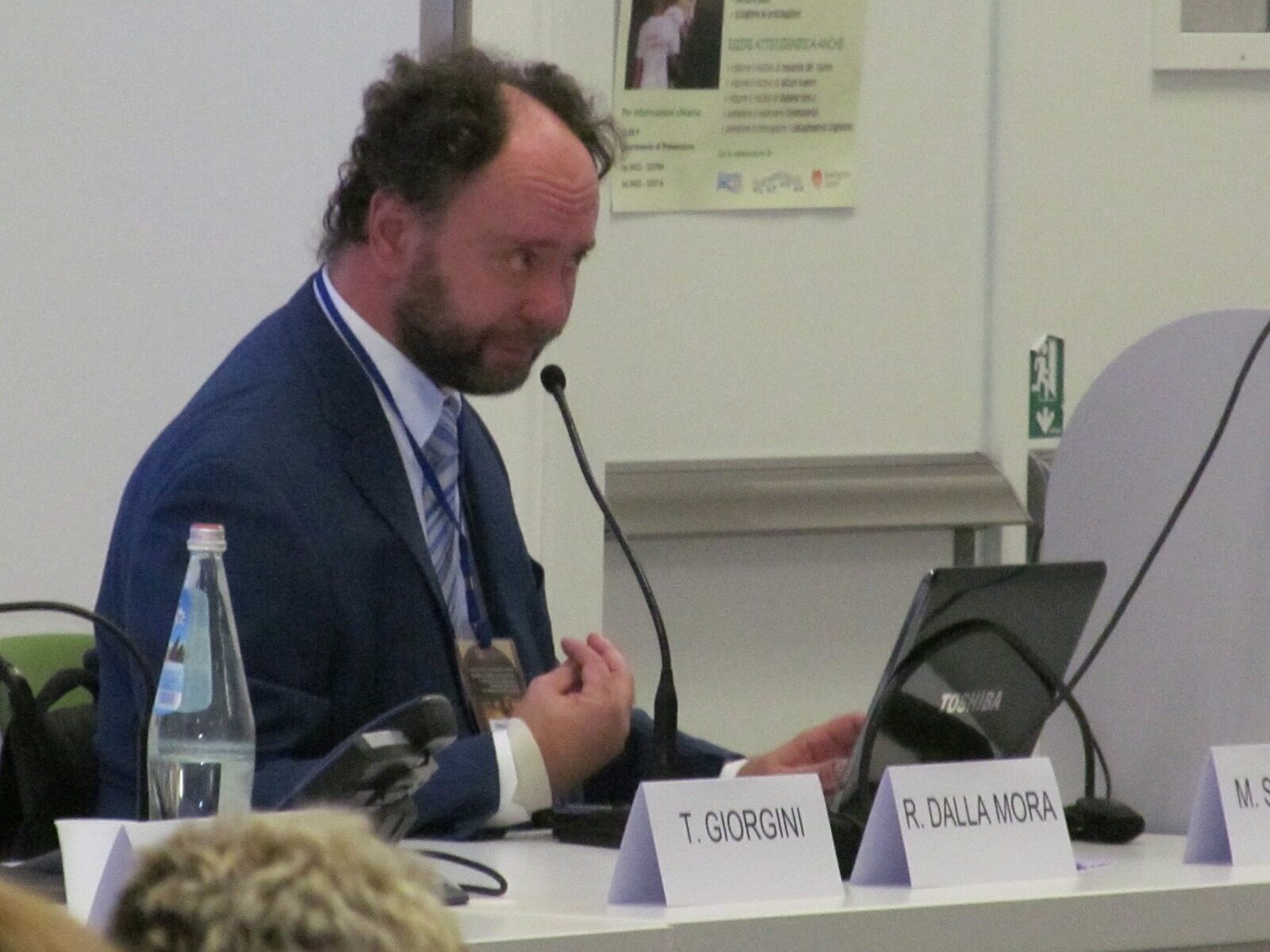 Rodolfo Dalla Mora docente in un convegno